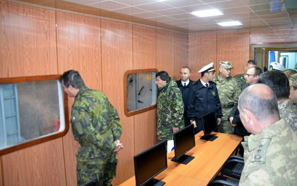 Военные атташе зарубежных стран, аккредитованные в Азербайджане, посетили Военно-морские силы - Sputnik Азербайджан