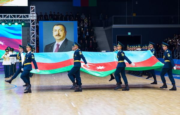 Четвертый фестиваль флага, посвященный празднованию Дня Государственного флага, в Бакинском дворце спорта - Sputnik Азербайджан