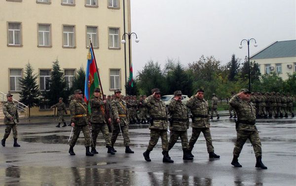 Торжественная церемония вручения Боевого Знамени “Н”-ской воинской части Военно-воздушных сил Азербайджана - Sputnik Азербайджан