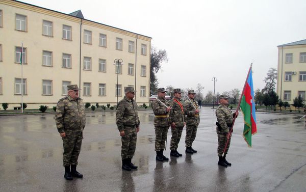 Торжественная церемония вручения Боевого Знамени “Н”-ской воинской части Военно-воздушных сил Азербайджана - Sputnik Азербайджан