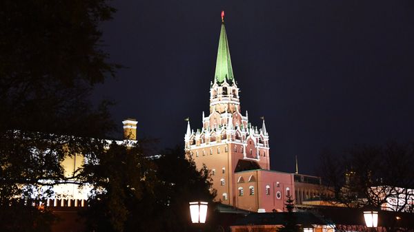 Троицкая башня Московского Кремля - Sputnik Азербайджан