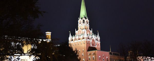 Троицкая башня Московского Кремля - Sputnik Азербайджан