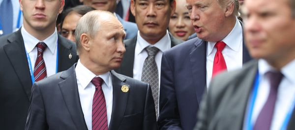 Президент РФ Владимир Путин и президент США Дональд Трамп - Sputnik Азербайджан
