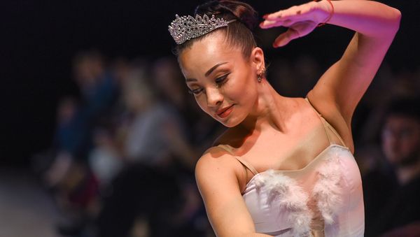 Шестой сезон азербайджанской недели моды Azerbaijan Fashion Week, завершительный день - Sputnik Азербайджан