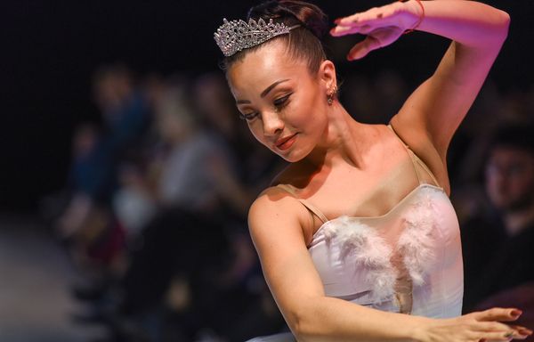 Шестой сезон азербайджанской недели моды Azerbaijan Fashion Week, завершительный день - Sputnik Азербайджан