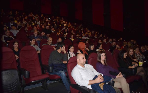 Премьера фильма İkinci Pərdə (Вторая занавесь) Премьера фильма İkinci Pərdə (Вторая занавесь) - Sputnik Азербайджан