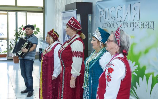 Торжественное празднование Единого дня выпускника в Российском информационно-культурном центре в Баку - Sputnik Азербайджан