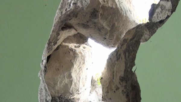 Разрушенный в результате землетрясения частный дом жительницы села Учоглан Агдамского района Захры Сафаровой - Sputnik Азербайджан