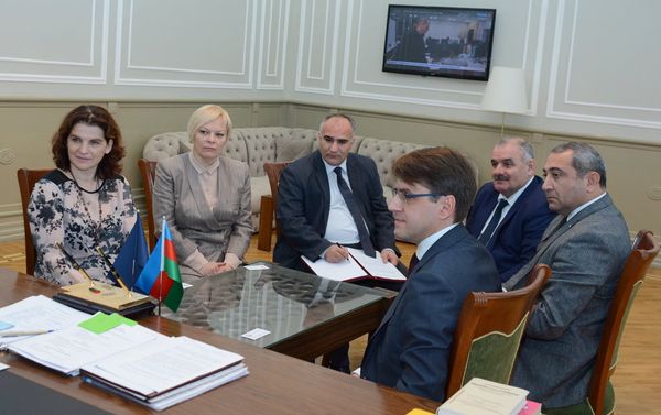 Делегация Белгородского государственного национального исследовательского университета Российской Федерации находится с визитом в UNEC - Sputnik Азербайджан