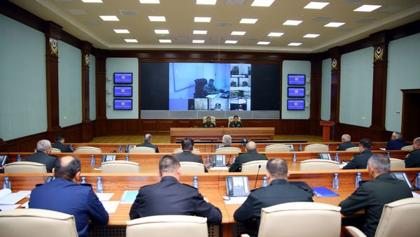 Проведено служебное совещание с руководящим составом, привлеченным к командно-штабным военным играм - Sputnik Азербайджан