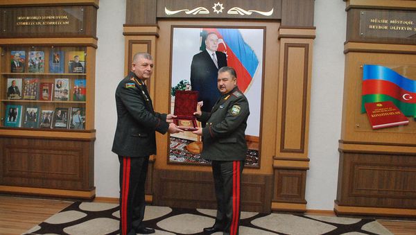 Министр обороны Узбекистана посетил Военную Академию Вооруженных сил Азербайджана - Sputnik Азербайджан