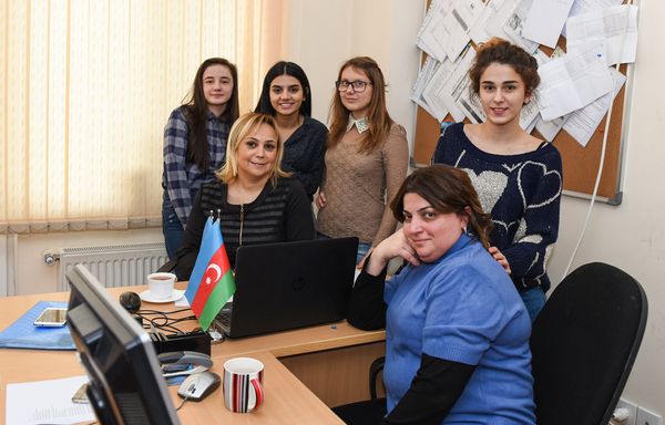 Участница международного детского конкурса вокалистов Ты супер! Парвана Алджанова Участница международного детского конкурса вокалистов Ты супер! Парвана Алджанова - Sputnik Азербайджан