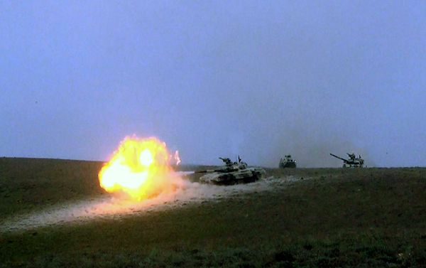 Основной этап командно-штабных военных игр с боевой стрельбой - Sputnik Азербайджан