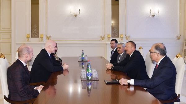 Президент Азербайджана Ильхам Алиев принял президента ФИФА Джанни Инфантино и генерального секретаря федерации Фатму Самура - Sputnik Азербайджан