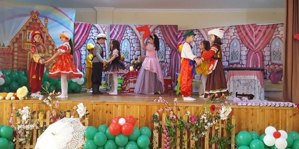 В школе №17 города Баку прошел литературно-музыкальный утренник, посвященный 130-летию С.Маршака - Sputnik Азербайджан