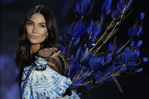 Модель Лили Олдридж во время шоу Victoria's Secret в Шанхае, Китай - Sputnik Азербайджан