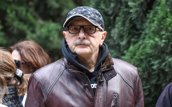 Церемония почтения памяти композитора, народного артиста Азербайджана Фикрета Амирова на Аллее почетного захоронения в Баку - Sputnik Азербайджан