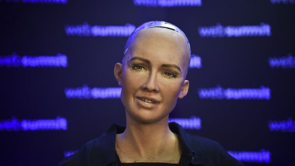 Человекоподобный робот София, разработанный специалистом фирмы Hanson Robotics Дэвидом Хэнсоном - Sputnik Азербайджан