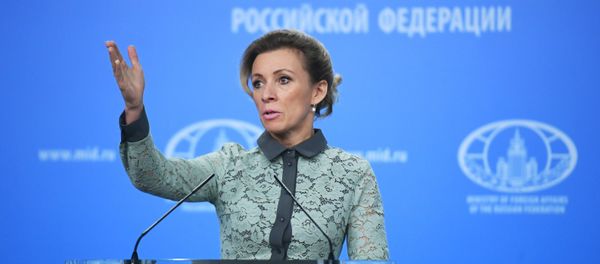 Официальный представитель министерства иностранных дел России Мария Захарова во время брифинга в Москве Официальный представитель министерства иностранных дел России Мария Захарова во время брифинга в Москве - Sputnik Азербайджан