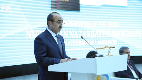 В Астане проходит презентация книги Нурсултан Назарбаев: Жизненный путь - Sputnik Азербайджан