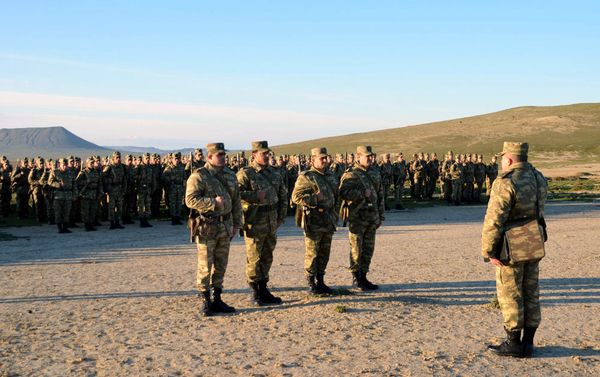 Начался полевой выход курсантов Азербайджанского высшего военного училища - Sputnik Азербайджан