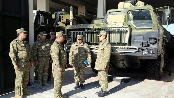 Проверен уровень боеготовности ракетных и артиллерийских подразделений в прифронтовой зоне - Sputnik Азербайджан