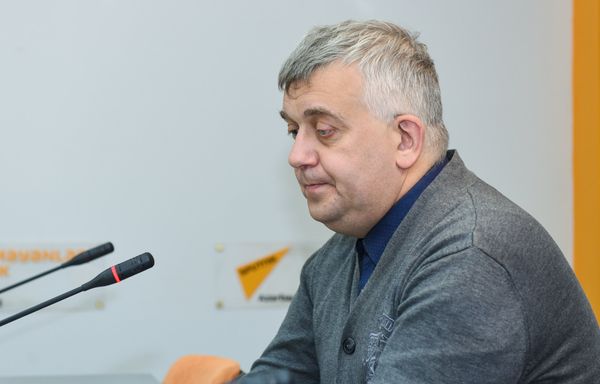 Российский политолог Олег Кузнецов - Sputnik Азербайджан