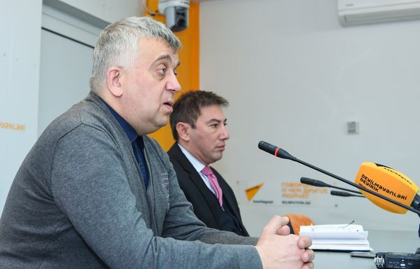 Пресс-конференция с российским историком и политологом Олегом Кузнецовым, о предложениях России по карабахскому урегулированию - Sputnik Азербайджан