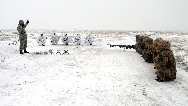 Учебные сборы снайперов в Отдельной Общевойсковой Армии  - Sputnik Азербайджан