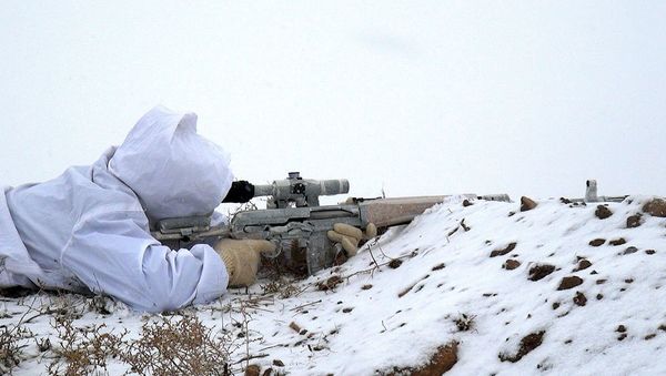 Учебные сборы снайперов в Отдельной Общевойсковой Армии - Sputnik Азербайджан