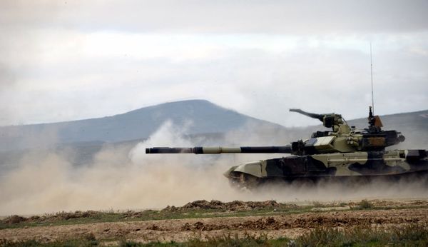 Занятия по боевой стрельбе в танковых подразделениях ВС Азербайджана - Sputnik Азербайджан