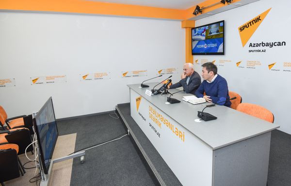 Видеомост Баку-Москва-Астана в мультимедийном пресс-центре Sputnik Азербайджан, посвященный проблемам Каспия - Sputnik Азербайджан