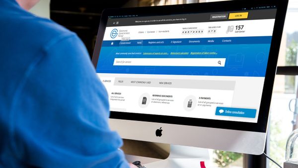 Пользователь сайта e-gov.az - Sputnik Азербайджан
