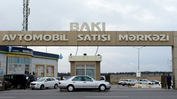 Бакинский центр по продаже автомобилей - Sputnik Азербайджан