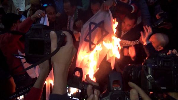 Демонстрации мусульман в мире против признания США Иерусалима столицей Израиля - Sputnik Азербайджан