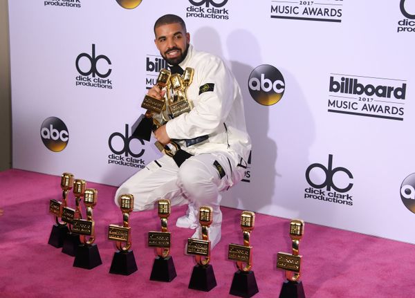 Рэпер Дрейк с наградами Billboard Music Awards - Sputnik Азербайджан