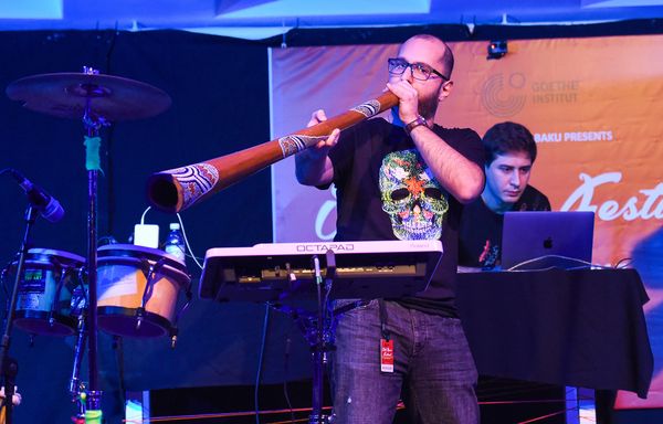 Выступление грузинской группы TSU Art на музыкальном фестивале Silk Road Festival 2017 - Sputnik Азербайджан