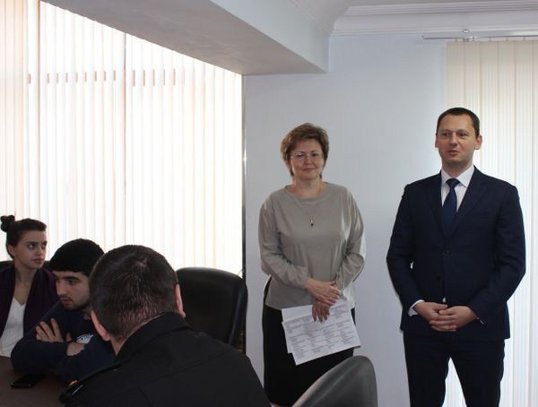 Перед участниками Теста выступил заместитель руководителя представительства Россотрудничества Александр Каламин - Sputnik Азербайджан