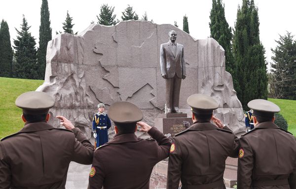 Четырнадцать лет со дня смерти Общенационального лидера Гейдара Алиева - Sputnik Азербайджан