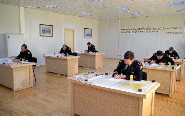 Соревнования по проверке теоретических знаний и практических навыков командного состава ВС Азербайджана - Sputnik Азербайджан