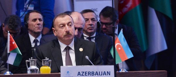 Президент Азербайджана Ильхам Алиев на чрезвычайном саммите Организации исламской солидарности (ОИС) Президент Азербайджана Ильхам Алиев на чрезвычайном саммите Организации исламской солидарности (ОИС) - Sputnik Азербайджан