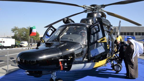 Вертолет Airbus H225 министерства внутренних дел Кувейта на международной выставке вооружения и военной техники Gulf Defence & Aerospace-2017 в Эль-Кувейте - Sputnik Азербайджан
