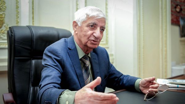 Xalq şairi Fikrət Qoca - Sputnik Азербайджан