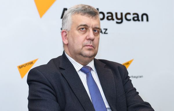 Олег Кузнецов - известный российский историк-кавказовед и политический аналитик, кандидат исторических наук - Sputnik Азербайджан