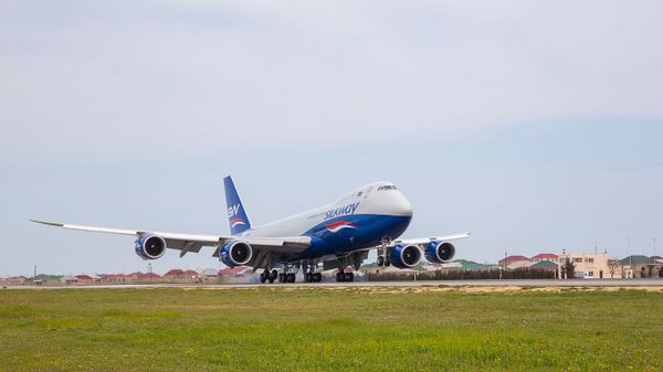 Самолет азербайджанской авиакомпании Silk Way  - Sputnik Азербайджан