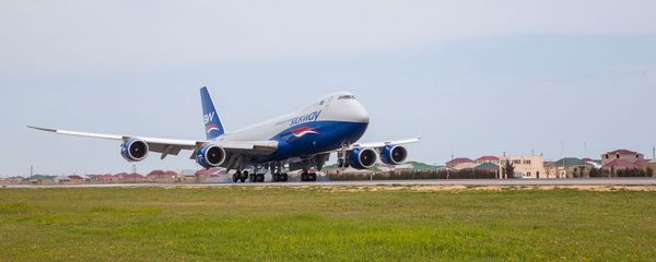 Самолет азербайджанской авиакомпании Silk Way - Sputnik Азербайджан