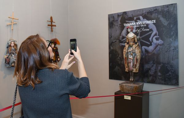 Выставка кукол грузинских и азербайджанских художников Под крылом ангела - Sputnik Азербайджан