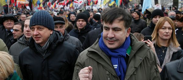 Бывший президент Грузии Михаил Саакашвили во время акции протеста в Киеве, Украина, 17 декабря 2017 года - Sputnik Азербайджан