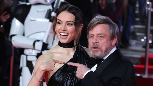 Актеры Дэйзи Ридли и Марк Хэмилл на премьере фильма Звездные войны: Последние джедаи в Лондоне - Sputnik Азербайджан