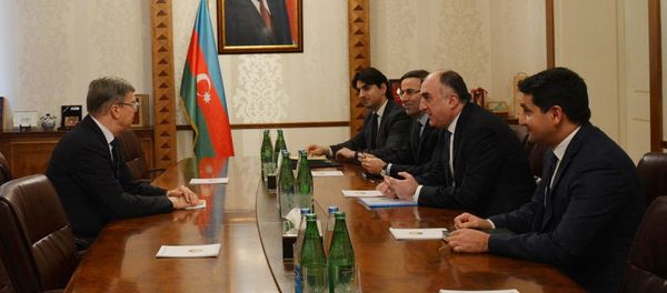 Министр иностранных дел Азербайджана Эльмар Мамедъяров принял посла России Владимира Дорохина - Sputnik Азербайджан